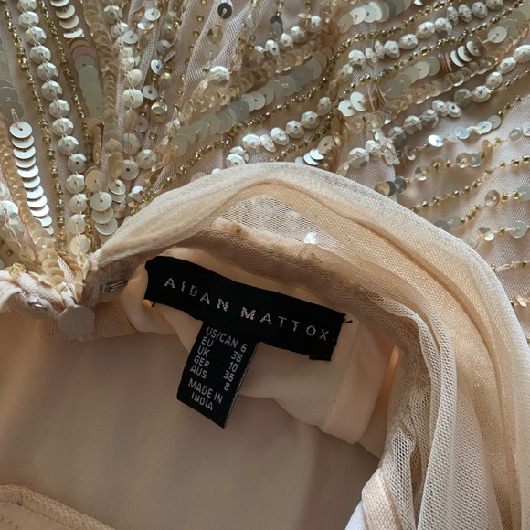 NWT Aidan mattox light gold sequin gown - Picture 10 of 10